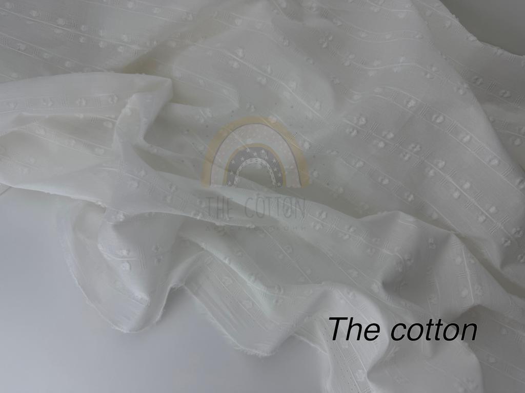 Батист вишивка - Однотон мушка на молочному CIRCLE 103-C01