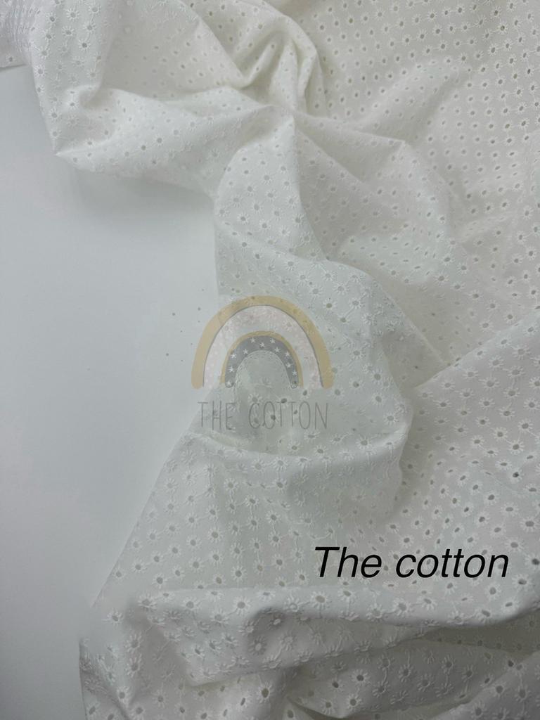 Батист вишивка - Вишивка набивна ромашки дрібні на молочному C018