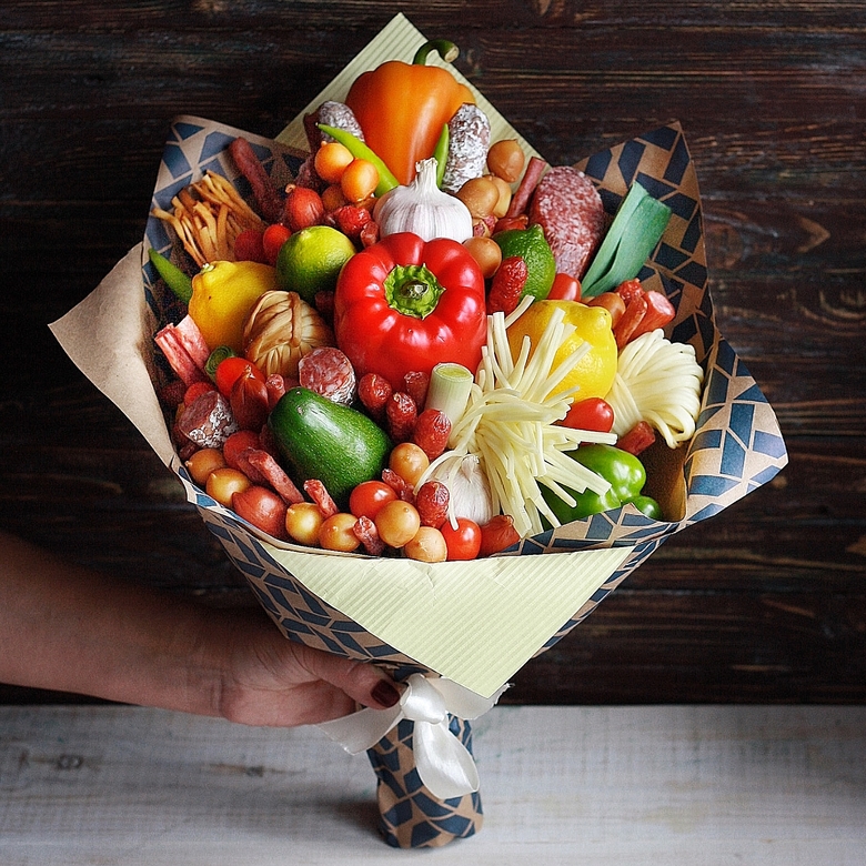 большие букеты из фруктов. букет для мужчины. съедобные букеты балашиха. съедобные букеты балашиха. мужской букет съедобный.