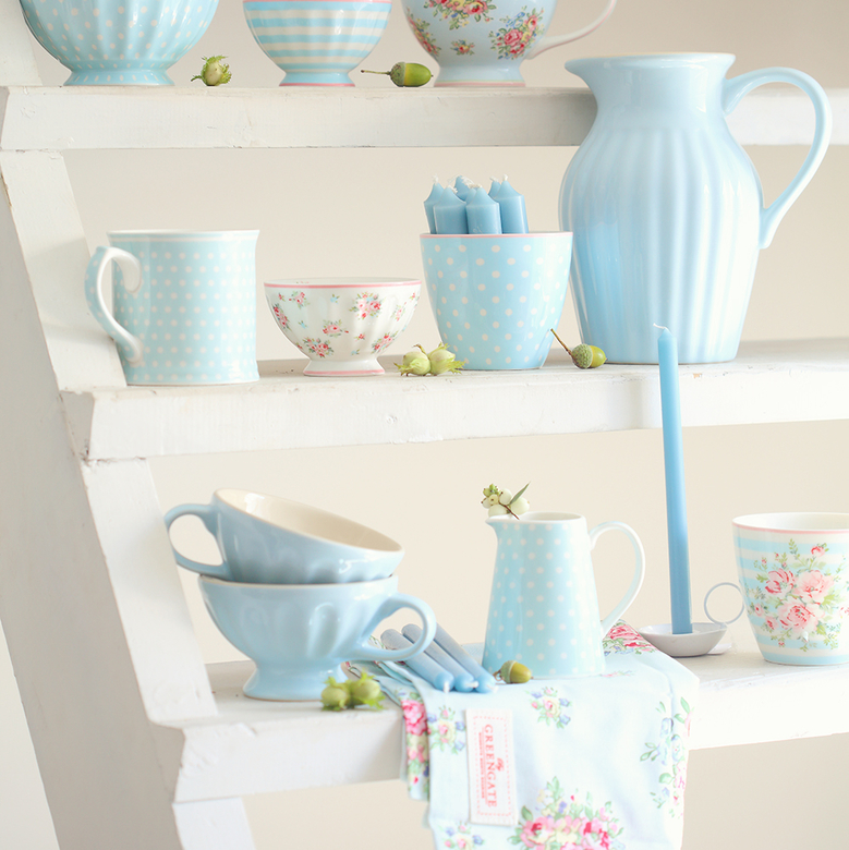 Свічка висока 20см тонка голуба Ib Laursen