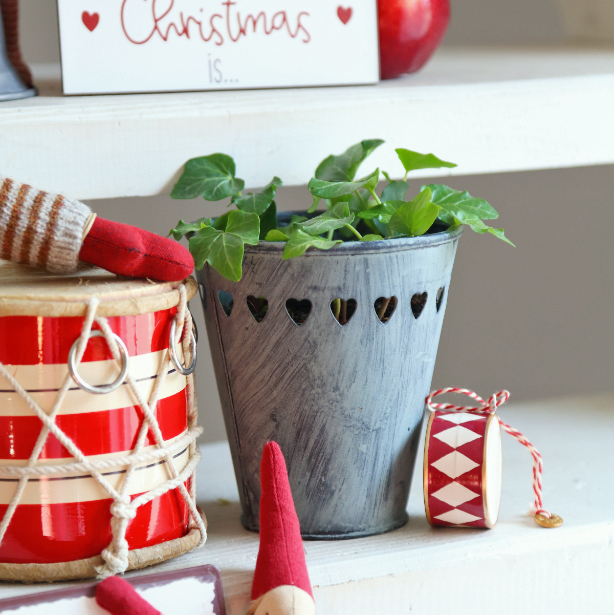 Горщик металевий із сердечками 11см Madleys