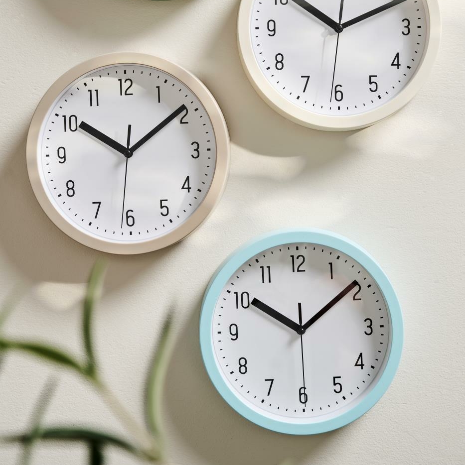 Годинник настінний голубий 20см Ib Laursen