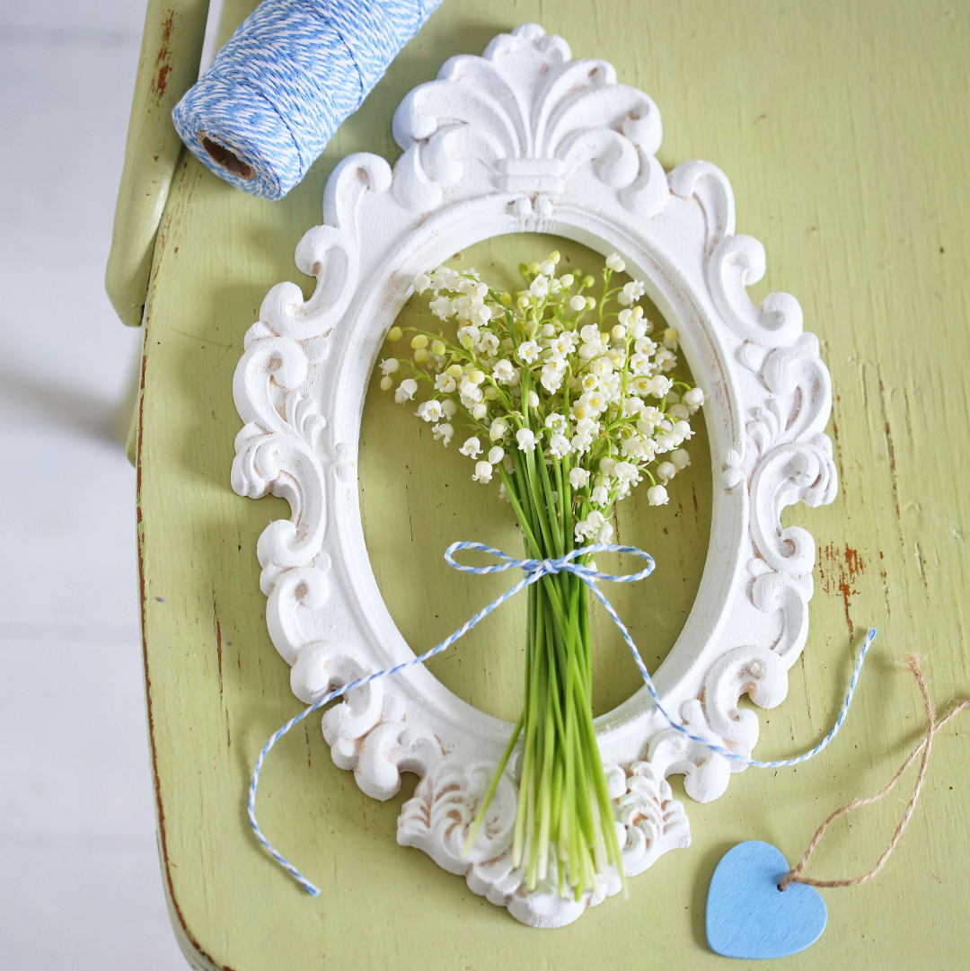 Рамка фігурна 31см дерев'яна біла Canea