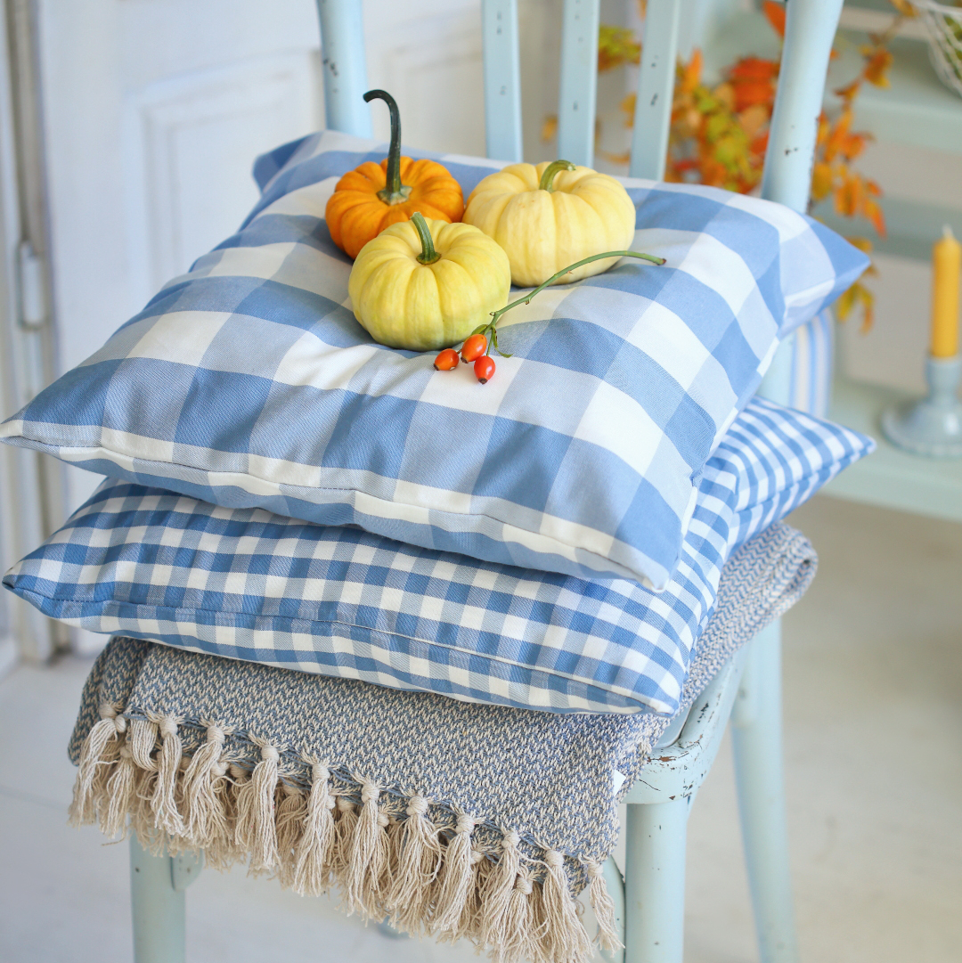 Наволочка 45х45см на подушку голуба у дрібну клітинку Canea