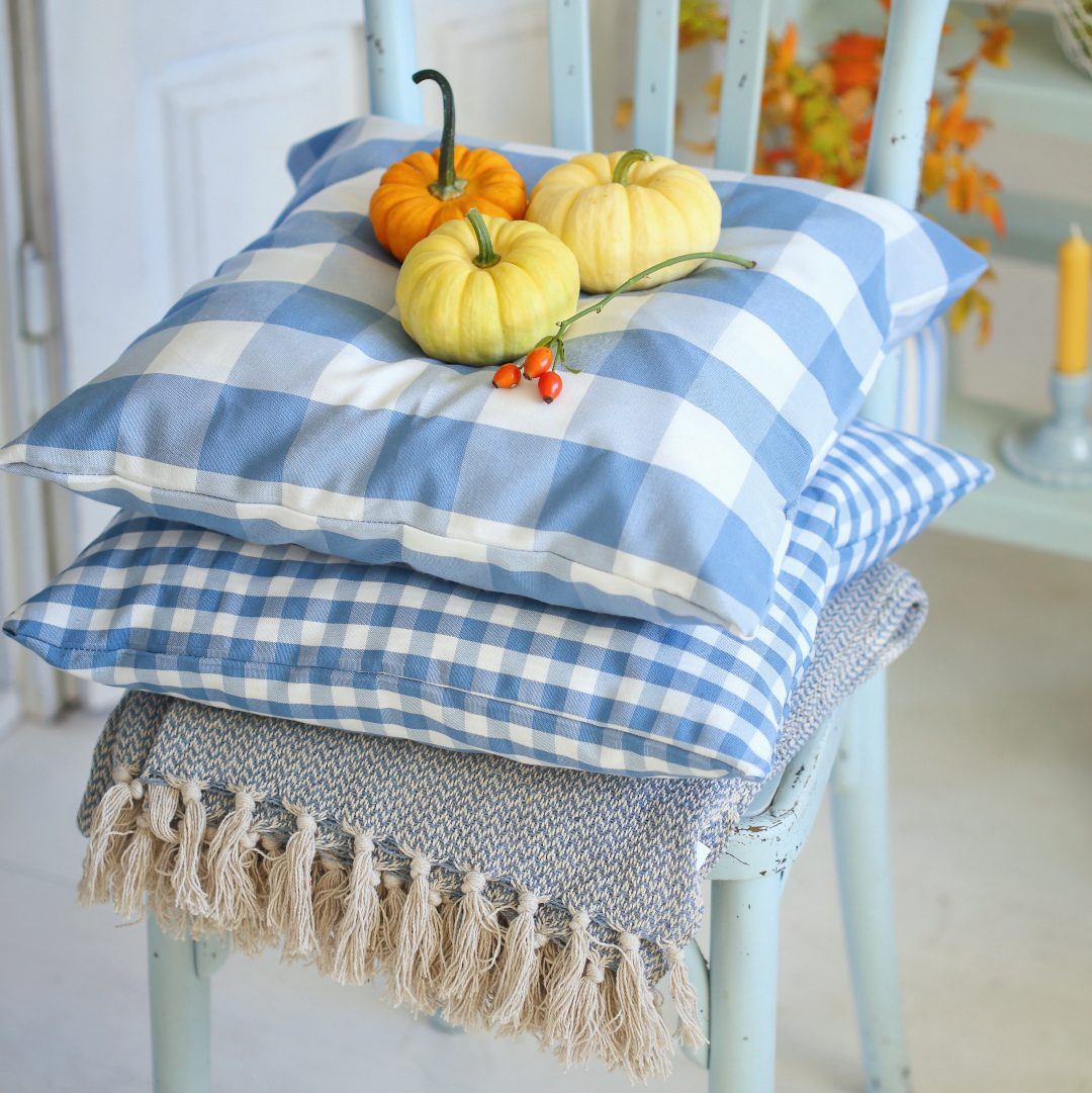 Наволочка 45х45см на подушку голуба у велику клітинку Canea