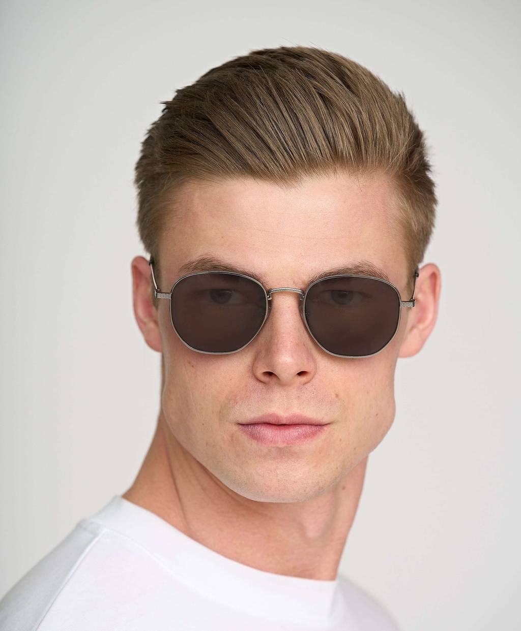 Модные мужские очки года в интернет-магазине LooKee