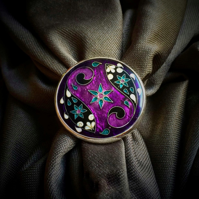 Кольцо с эмалью купить в москве в интернет-магазине минанкари от Enamel ...