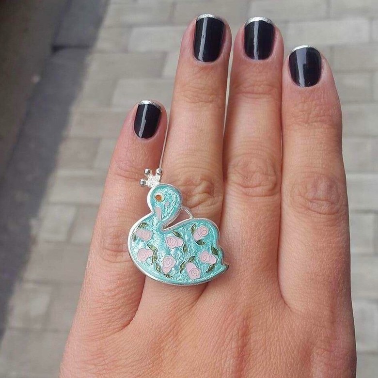 Кольцо с эмалью купить в москве в интернет-магазине минанкари от Enamel ...