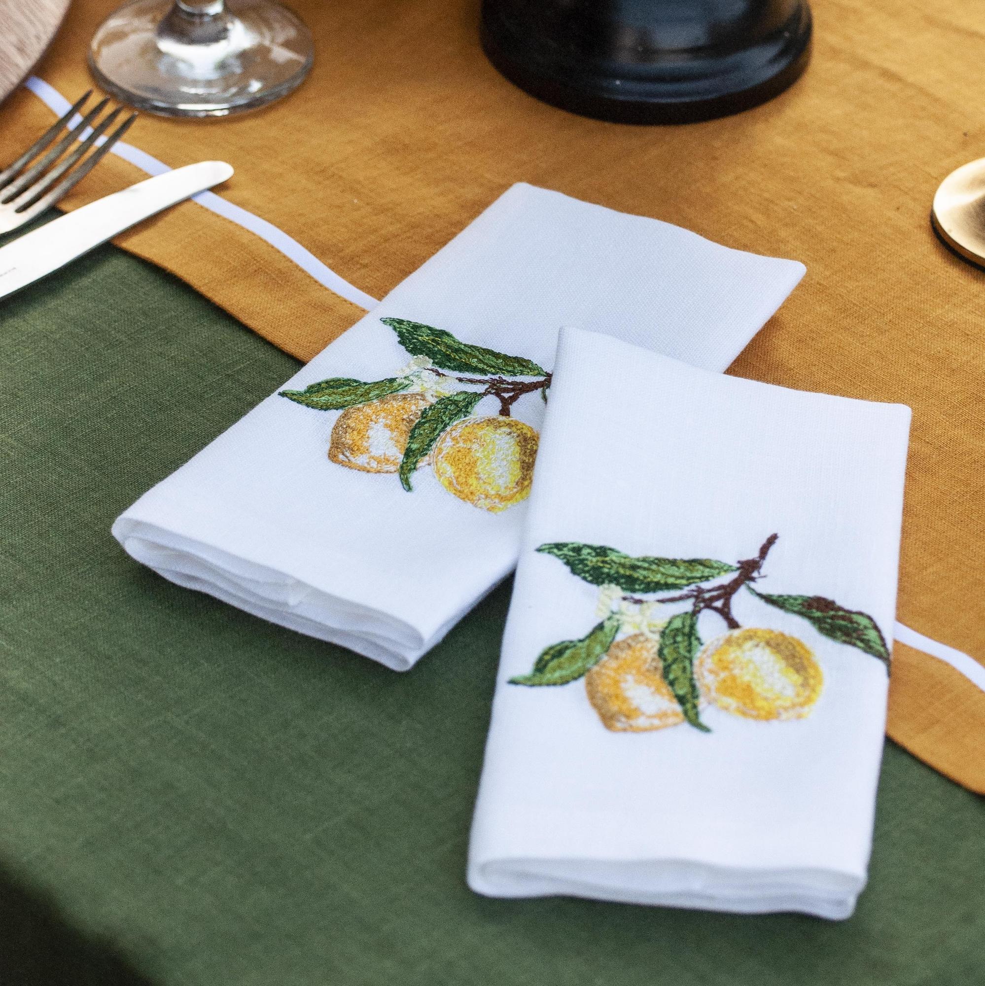 Комплект салфеток оттенок Белый с вышивкой Лимоны