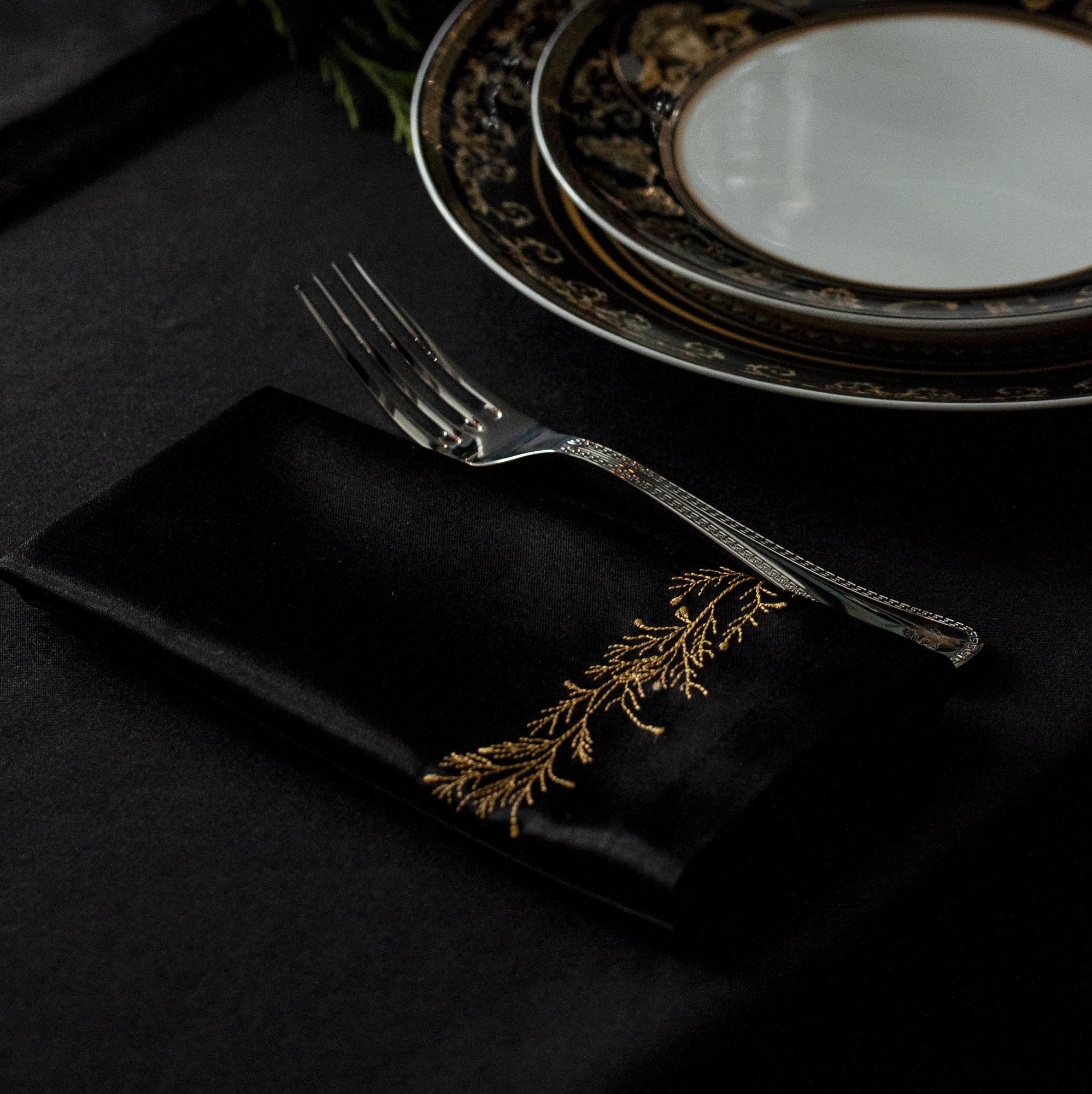 Комплект салфеток оттенок Черный хлопок с вышивкой Веточка