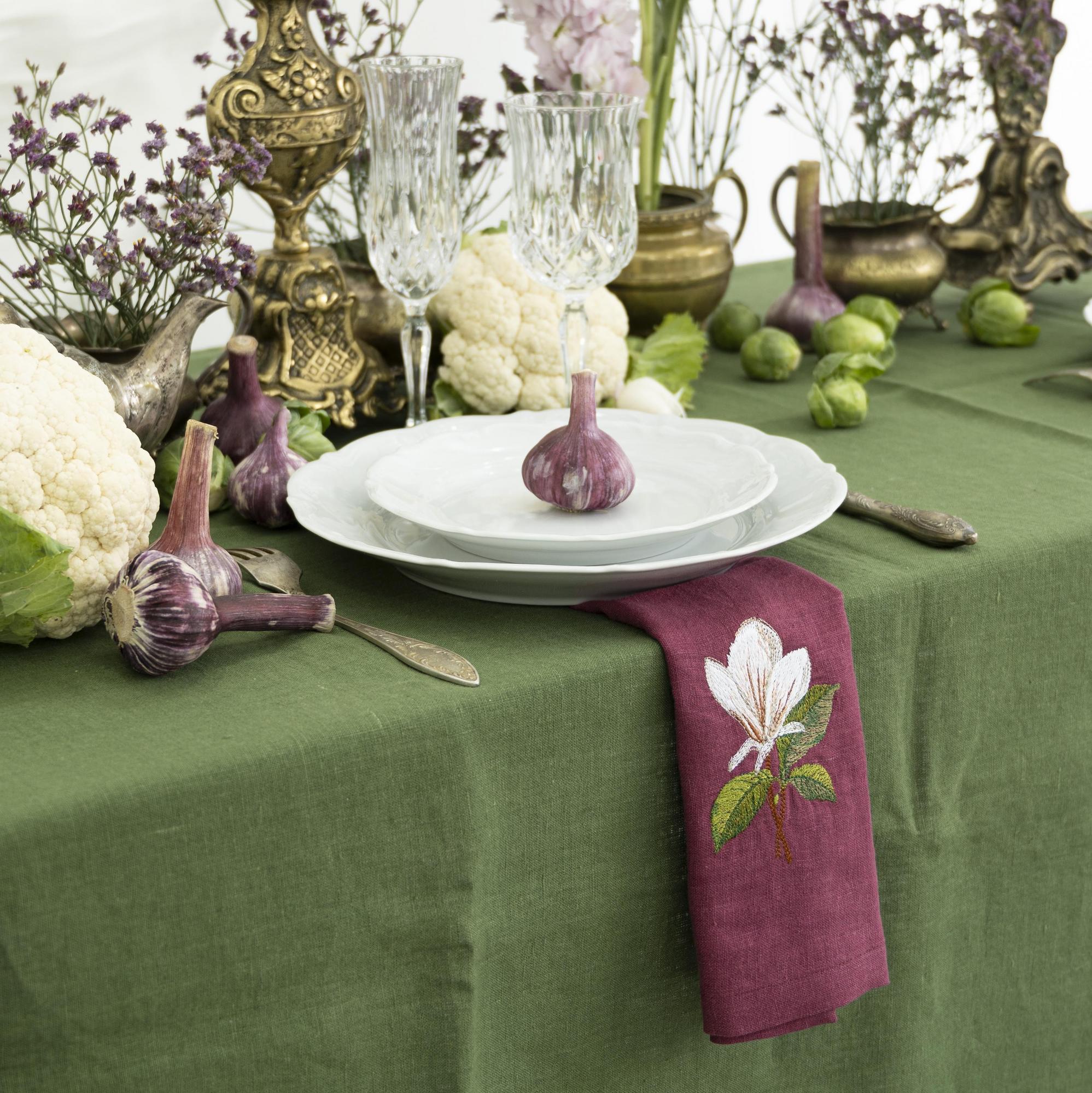 Комплект салфеток оттенок Пион с вышивкой магнолия