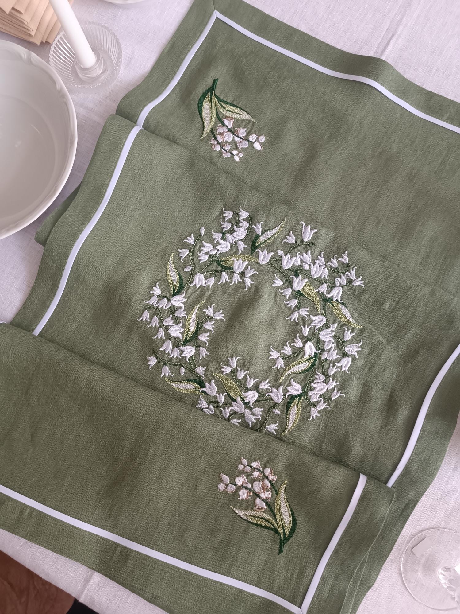 Раннер Олива с кантом и вышивкой Ландыш