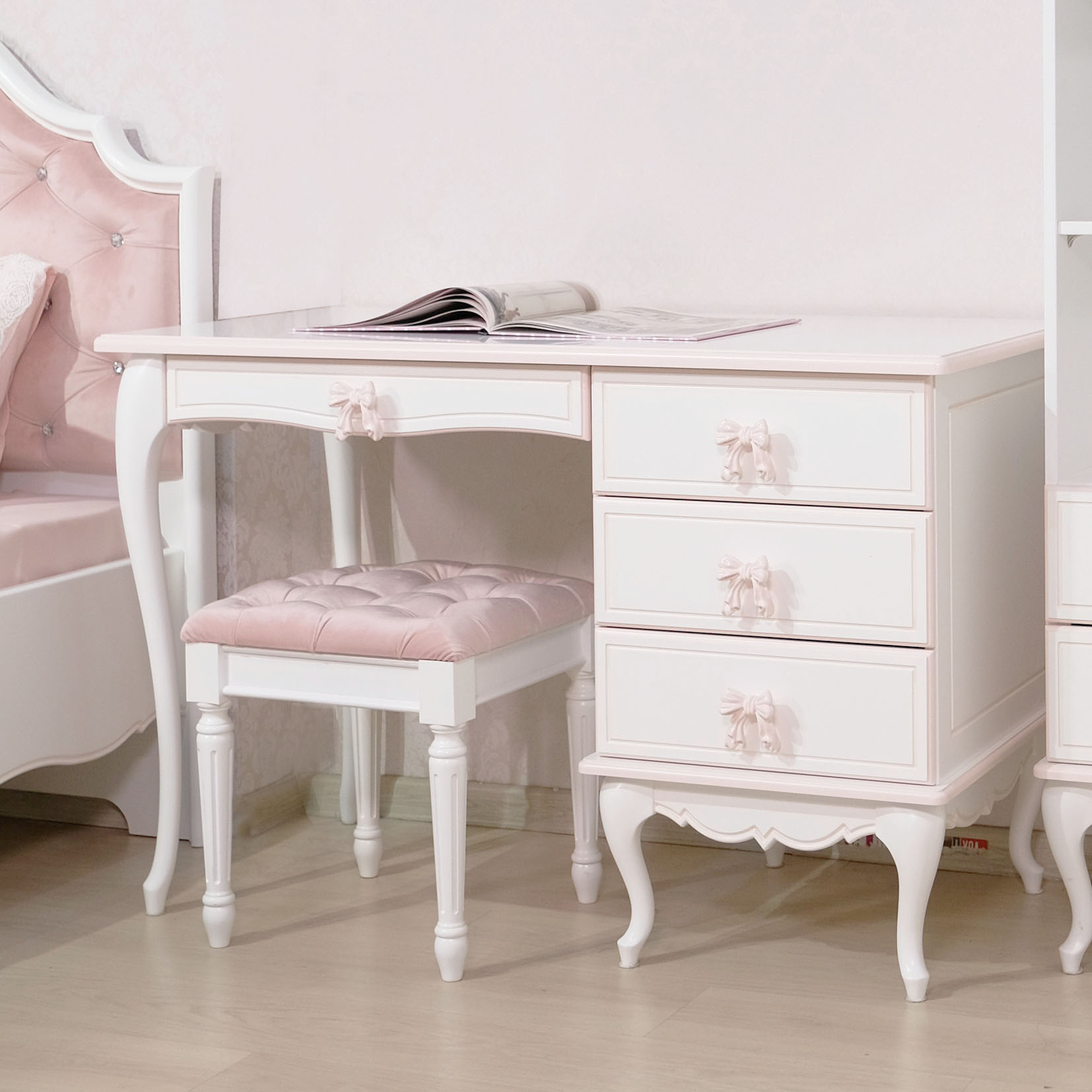 письменный стол белый красивый для девочки