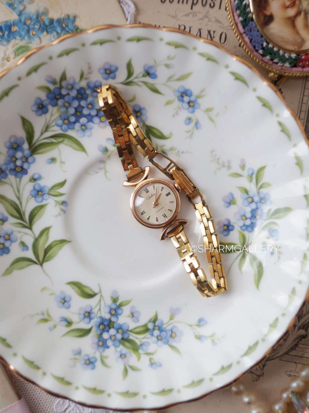Советские женские золотые часы Чайка на браслете