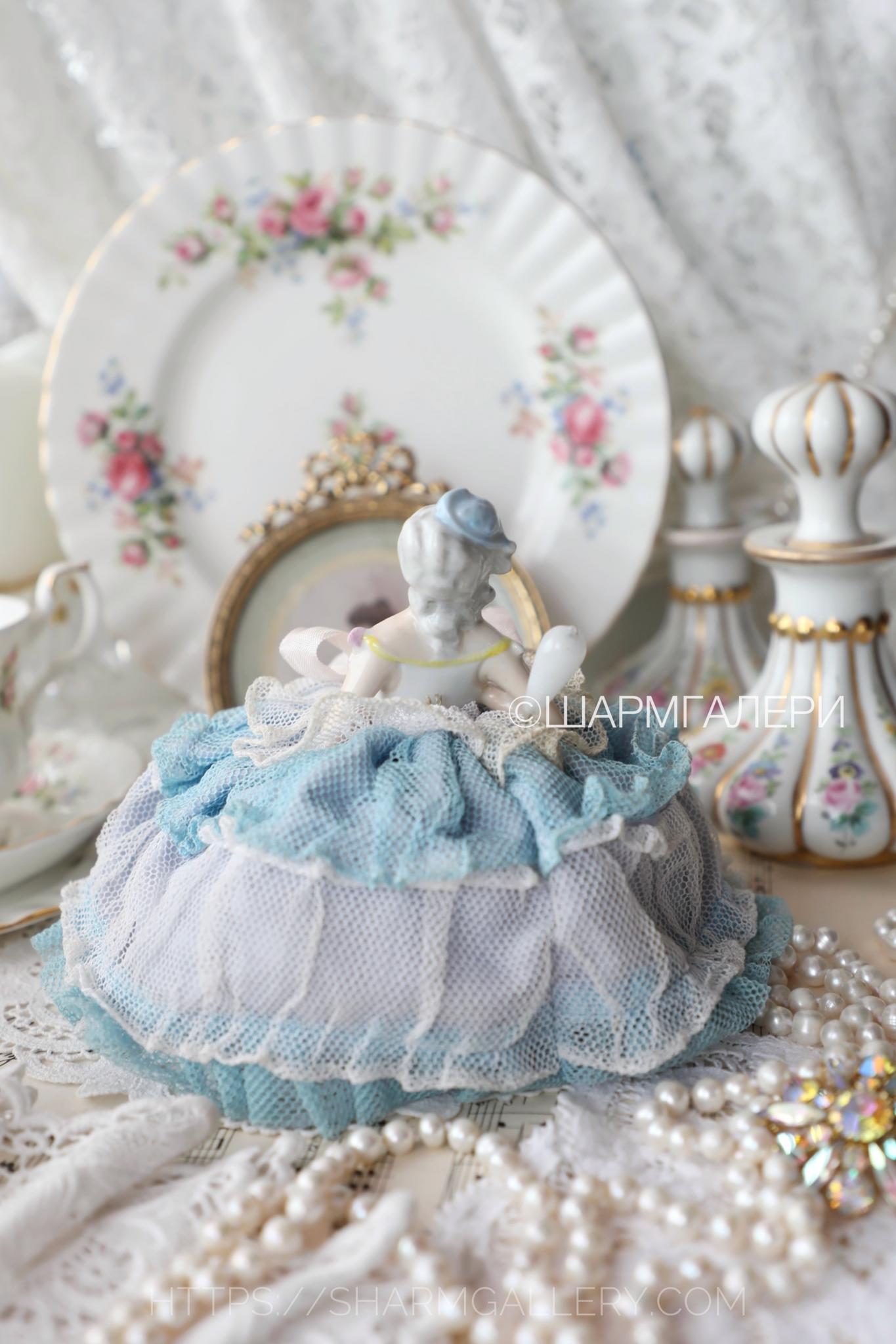 Half doll антикварная игольница «Дама в голубом» кукла половинка с ножками фарфор, Германия.