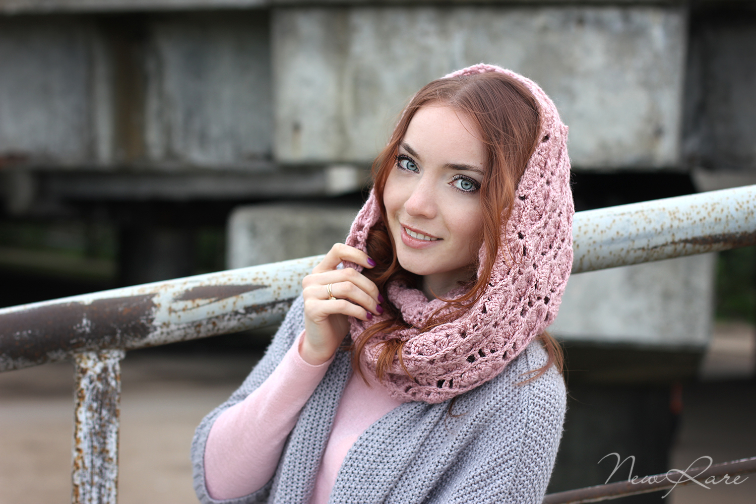 Модные вязаные шарфы для женщин