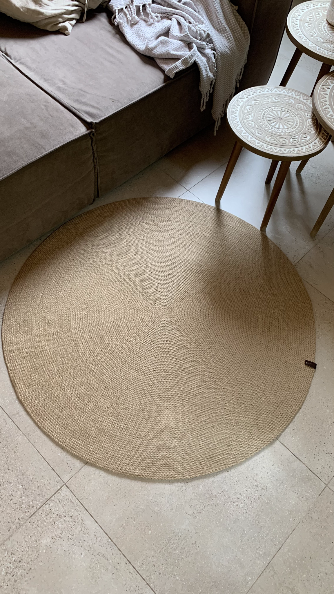 Круглые ковры в интерьере. 5 правил выбора круглых ковров для интерьера помещений
