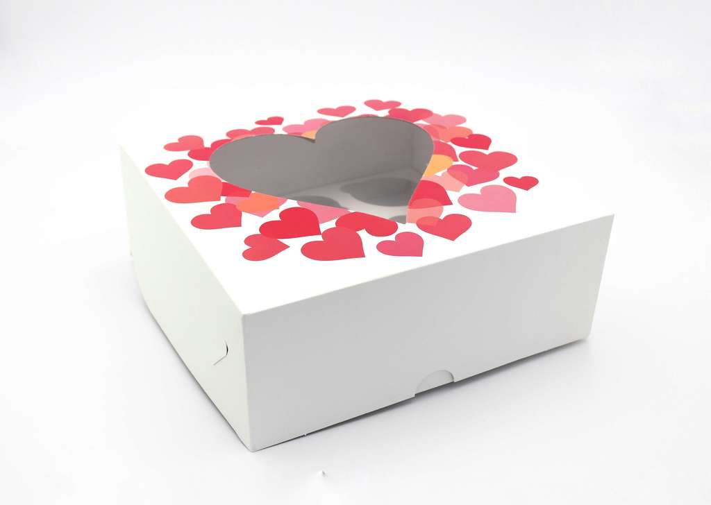 Коробка-сюрприз с сердечками «Это Любовь»