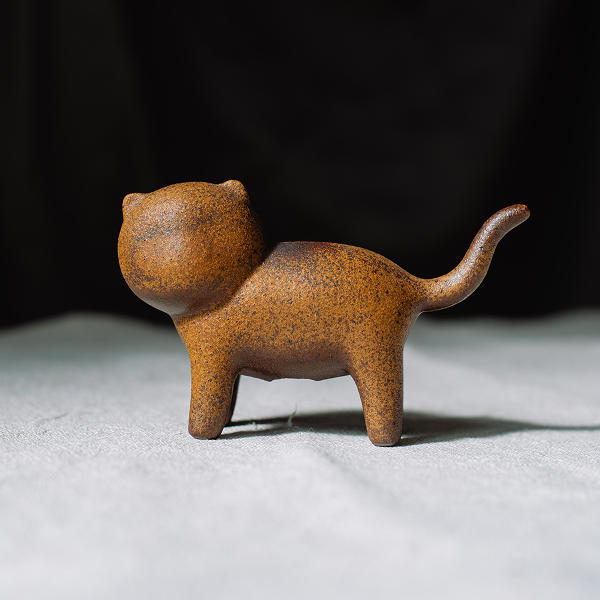 Чайна глиняна фігурка Котик