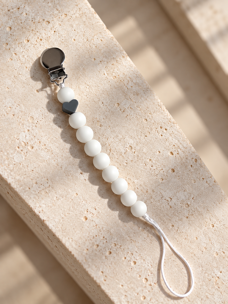 Lănțișor pentru suzetă White Heart