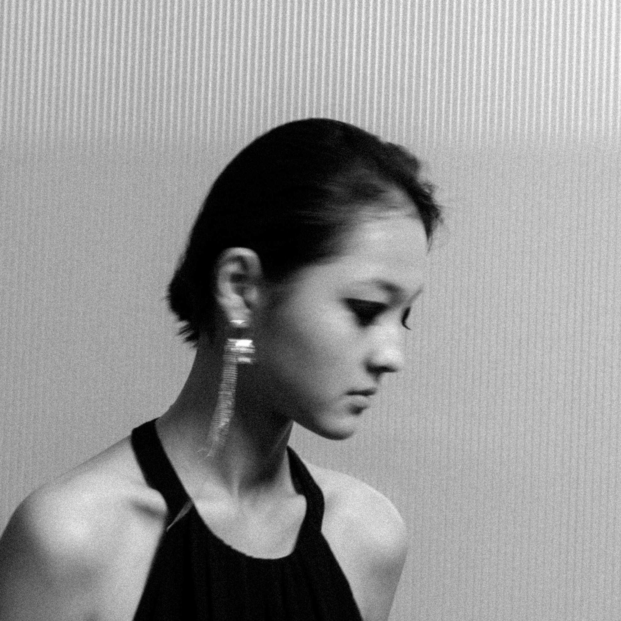 Моно серьга, длинная, цепи на кольце, серебро 925