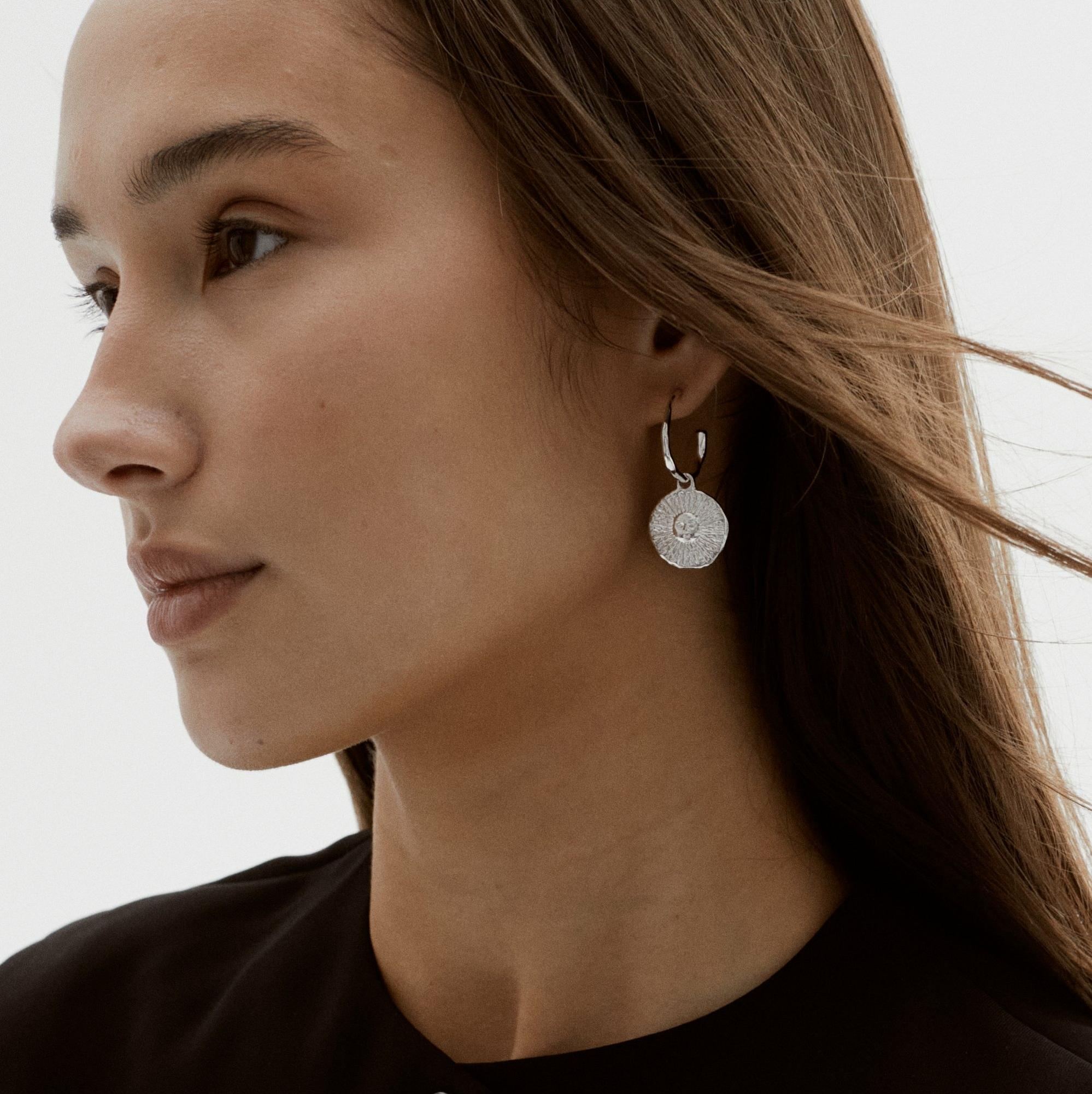 Моносерьга Солнце серебро