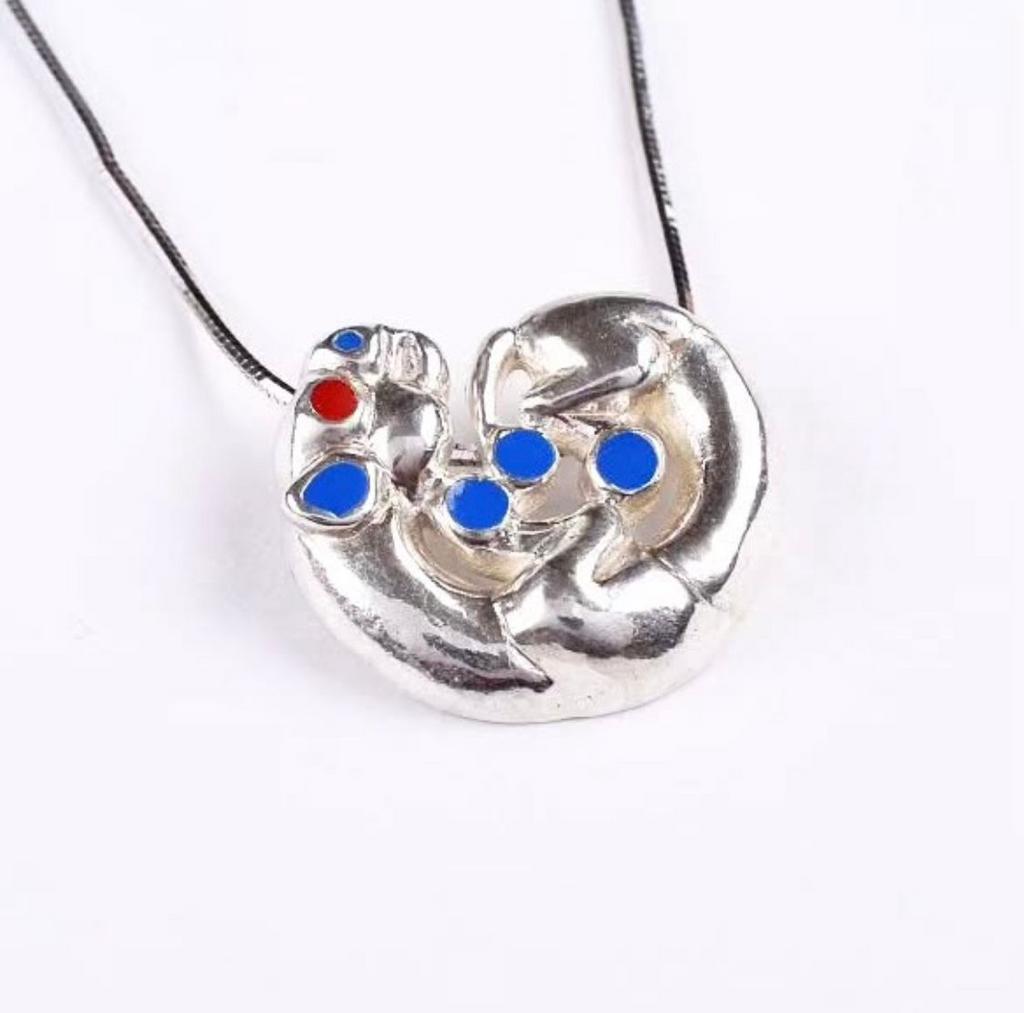 Кулон "Скрученный барс"