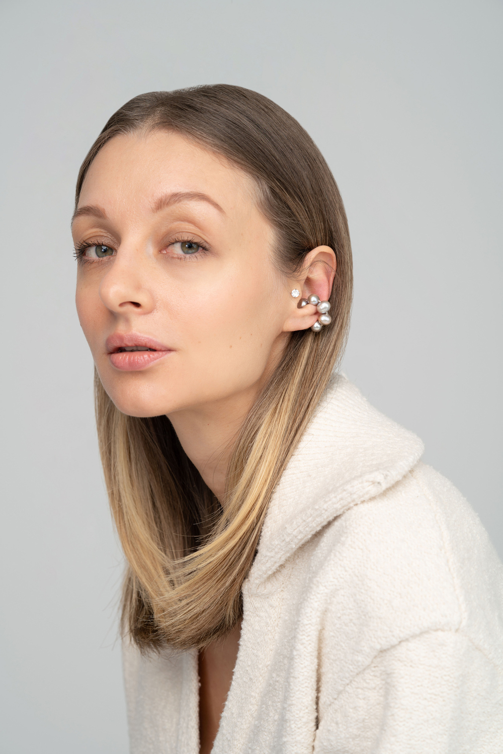 Кафф серый жемчуг большой