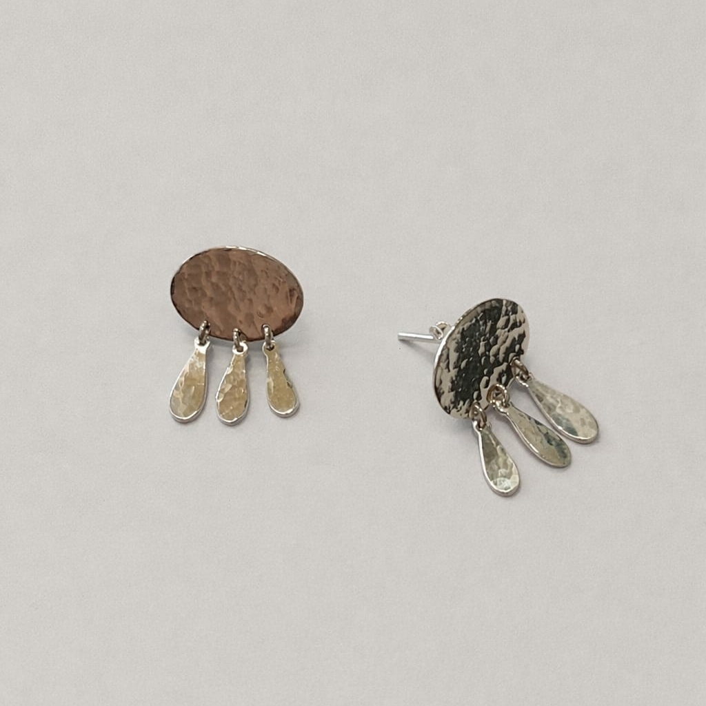 Пусеты "Celestial luminary" овальные фактурные