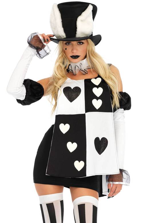 БЕЛЫЙ КРОЛИК В ЗАЗЕРКАЛЬЕ