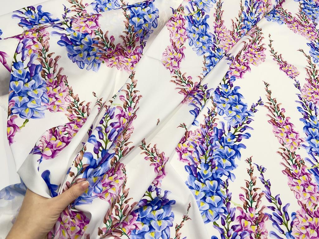Сrepe wisteria