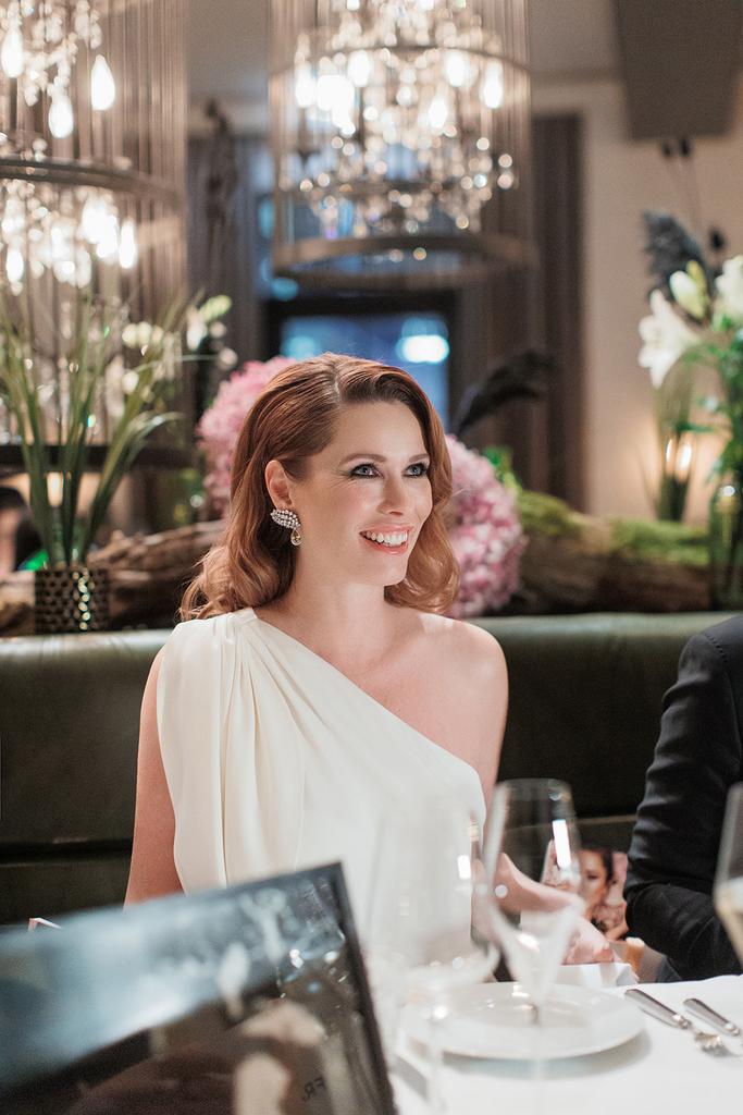 YOUR HAIR STYLING SESSION on WORKING DAYS