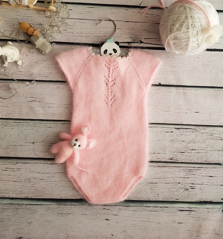 Body with drop neckline and pattern for  Kids