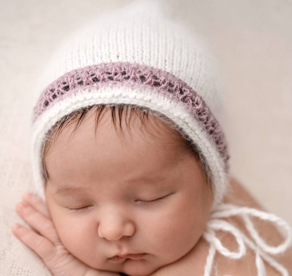 Hat with cord and edge mohair