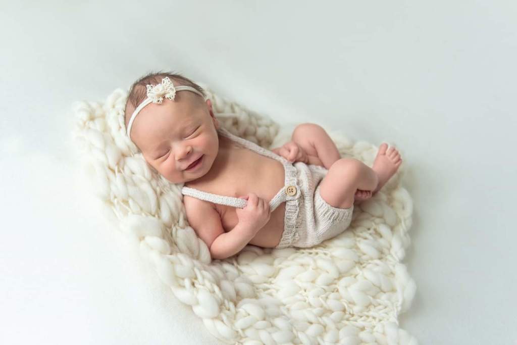 Pants short with rubber and with the straps Cotton