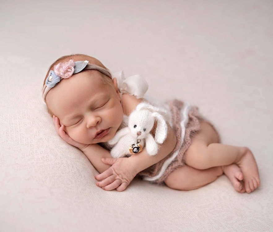 Body with pattern, skirt and ribbon