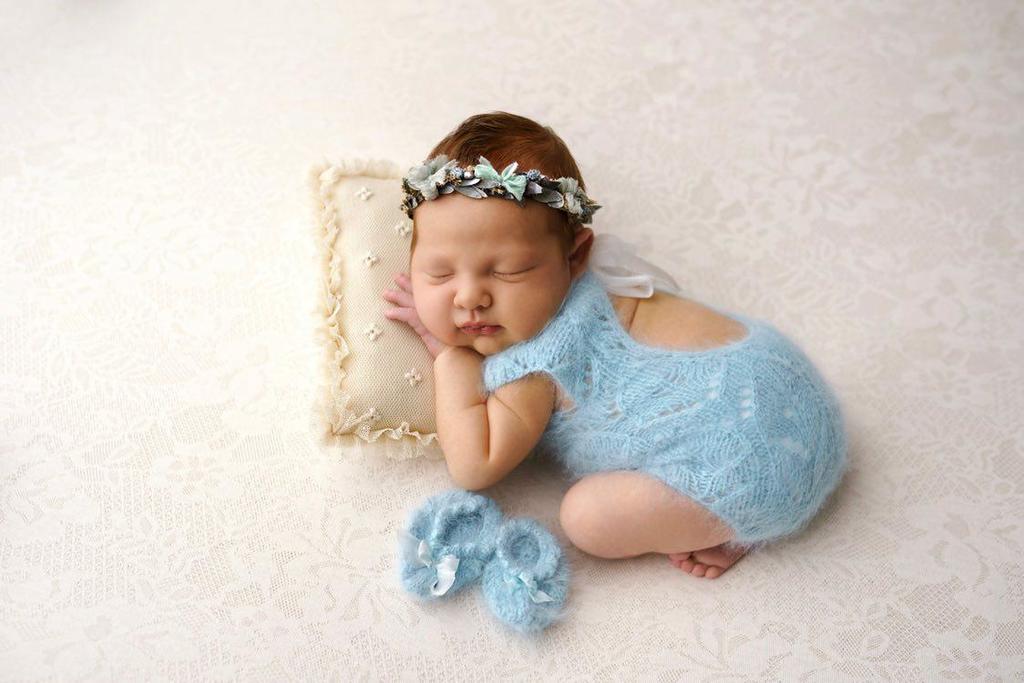 Body with drop neckline and petals pattern