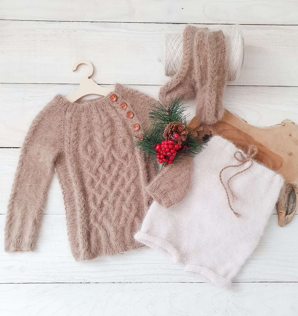 SET jacket with braid, long sleeves and shorts and socks for kids