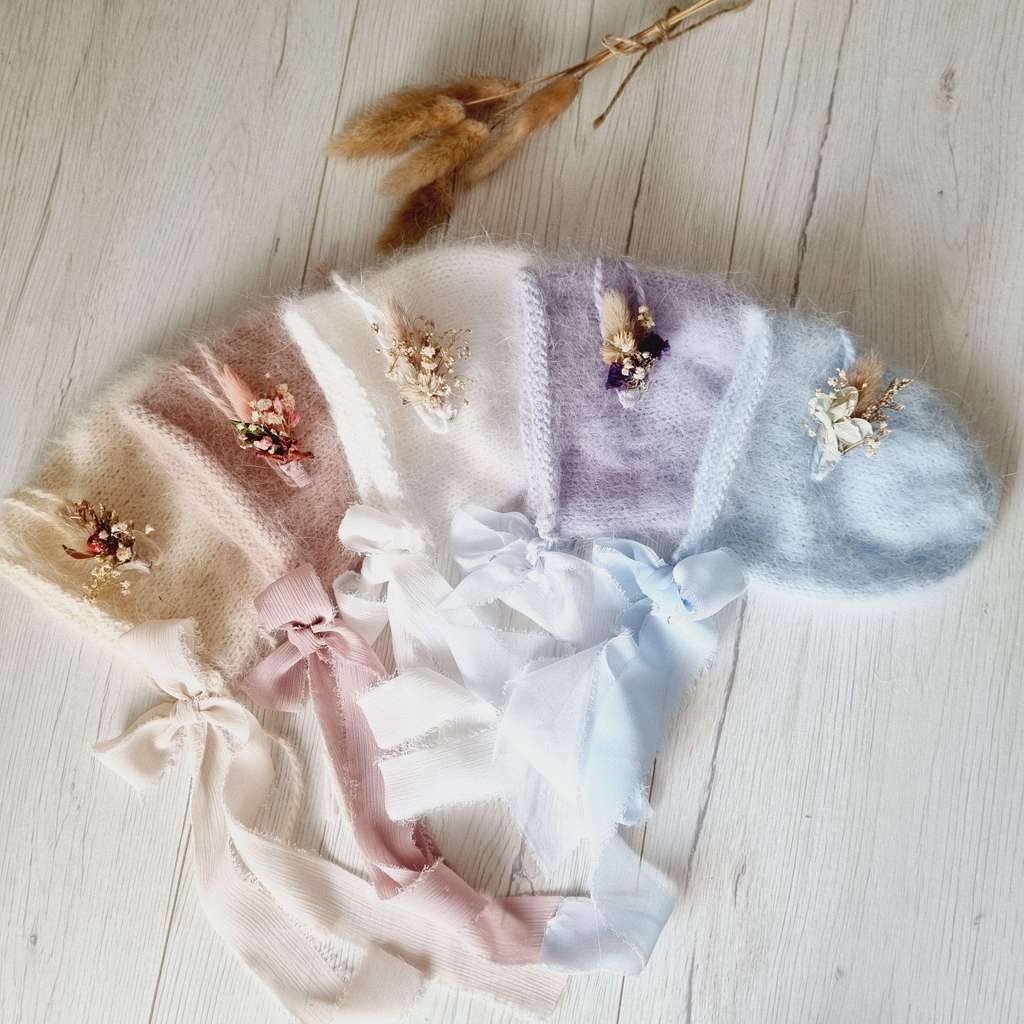 Hat with flowers and ribbon