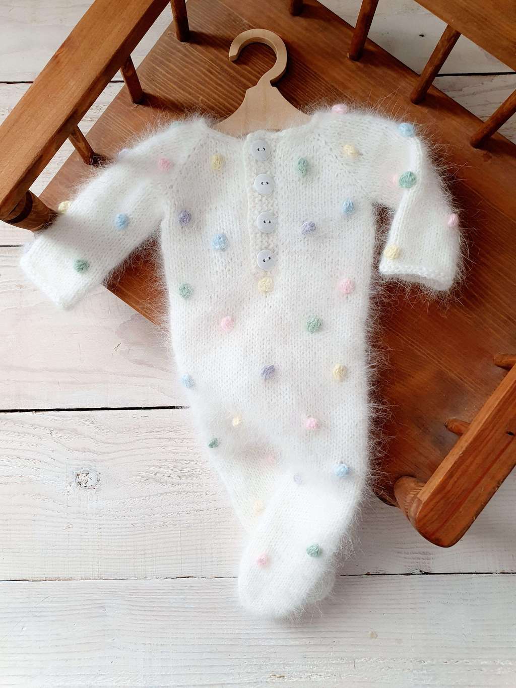 Overalls long sleeves and closed long feet and Rainbow-pompons
