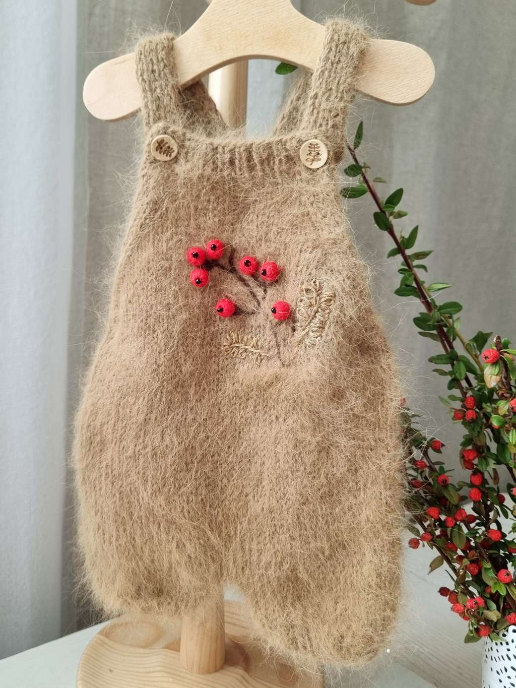 Overalls with straps and with embroidery