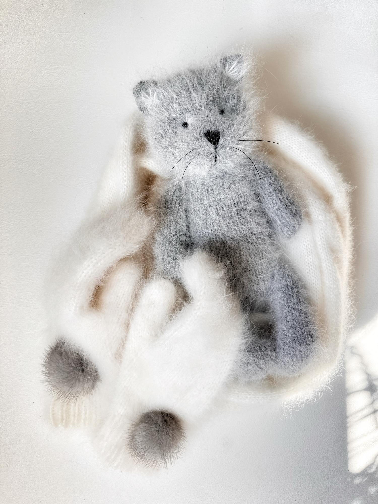 Set Mittens and Shawl for Mom