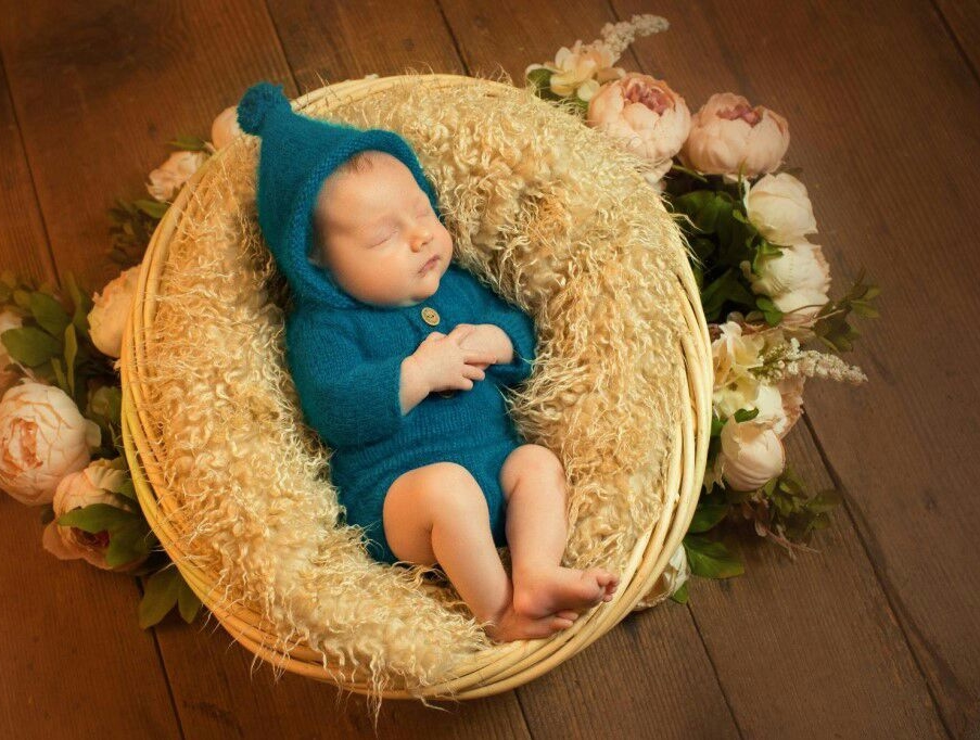 Overalls with hood without feet and long sleeves