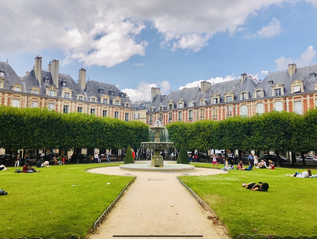 МНОГОЛИКИЙ КВАРТАЛ МАРЭ