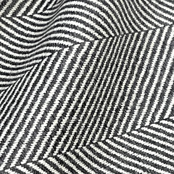 Костюмная шерсть Pi@cenza серо-белого цвета в елочку