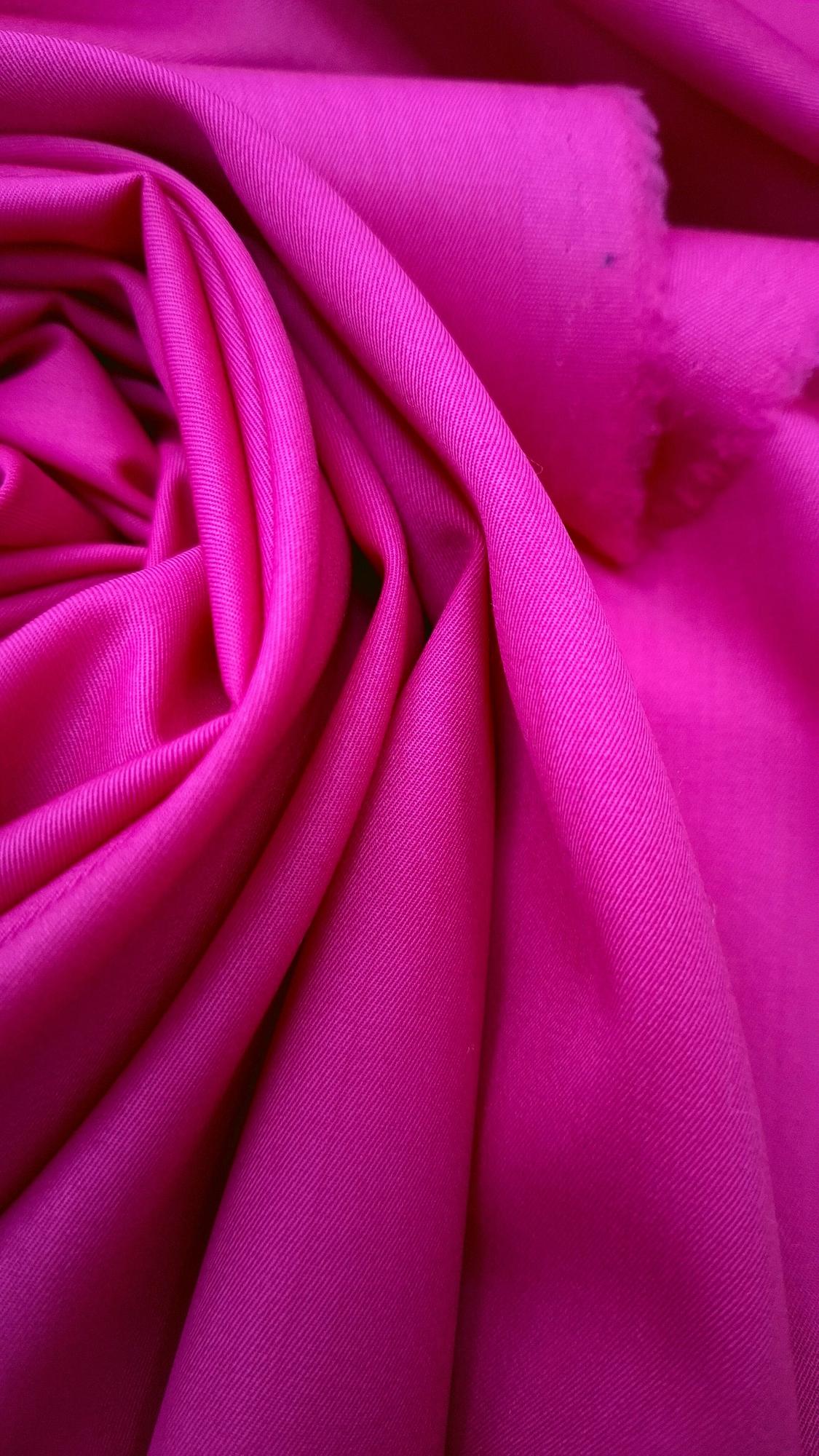 Костюмная шерсть с шелком насыщенная фуксия