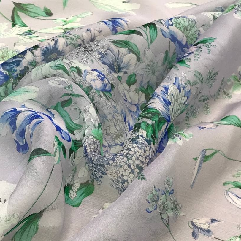 Шелковый шифон Ung@ro фон лавандовый с цветочным принтом