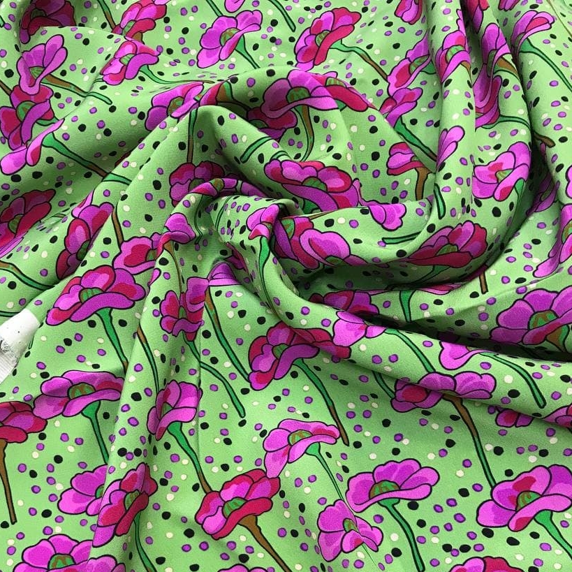 3,76м; 2,98м Шелковый крепдешин фон нежно-зеленый с розовым цветочным принтом