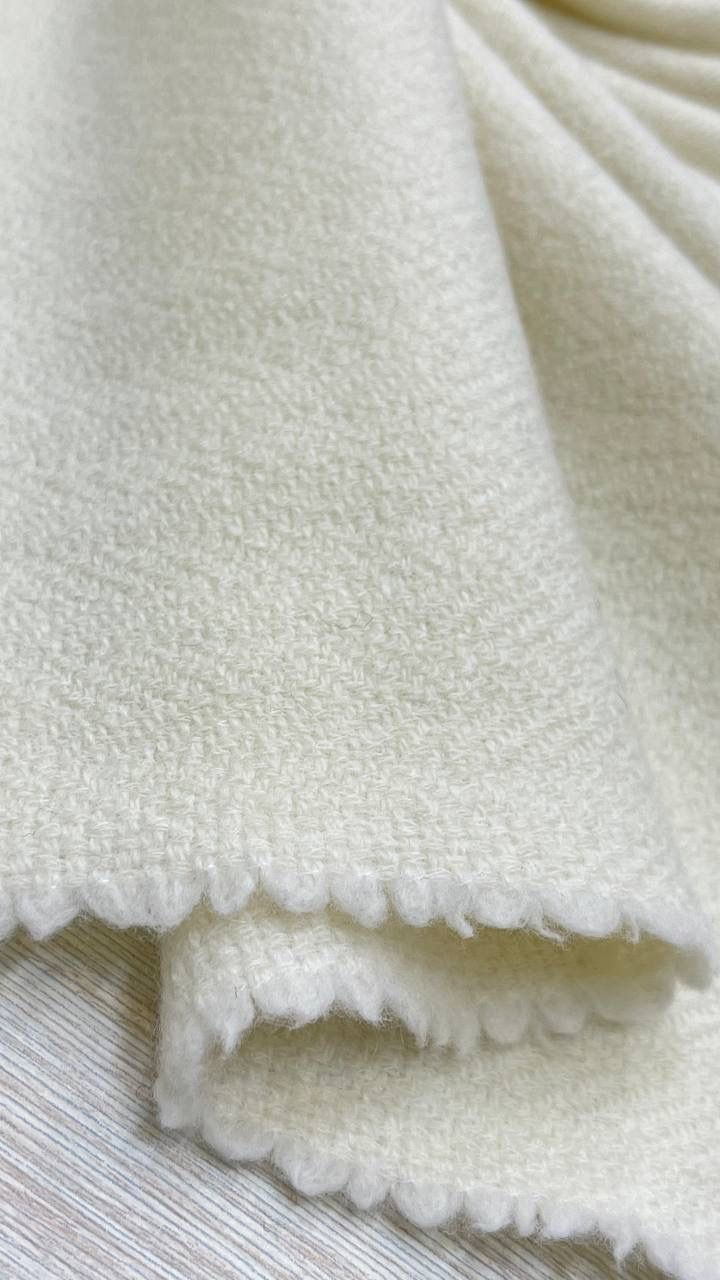 Костюмно-плательная шерсть с шелком R@lph L@uren молочного цвета