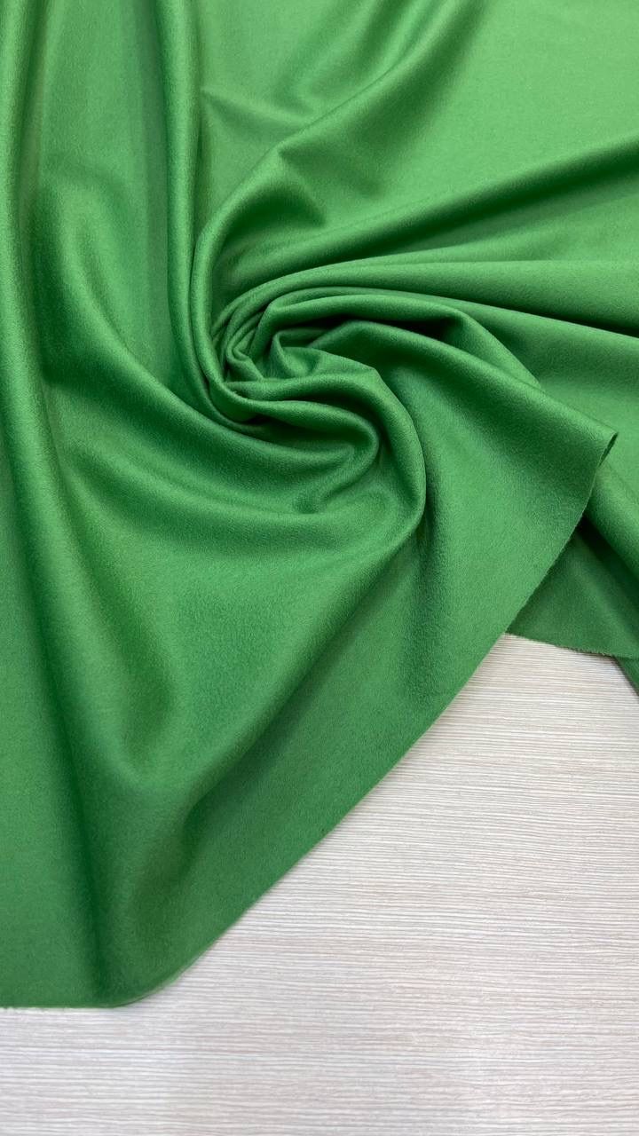 Костюмно-плательный кашемир с шерстью цвета свежей травы